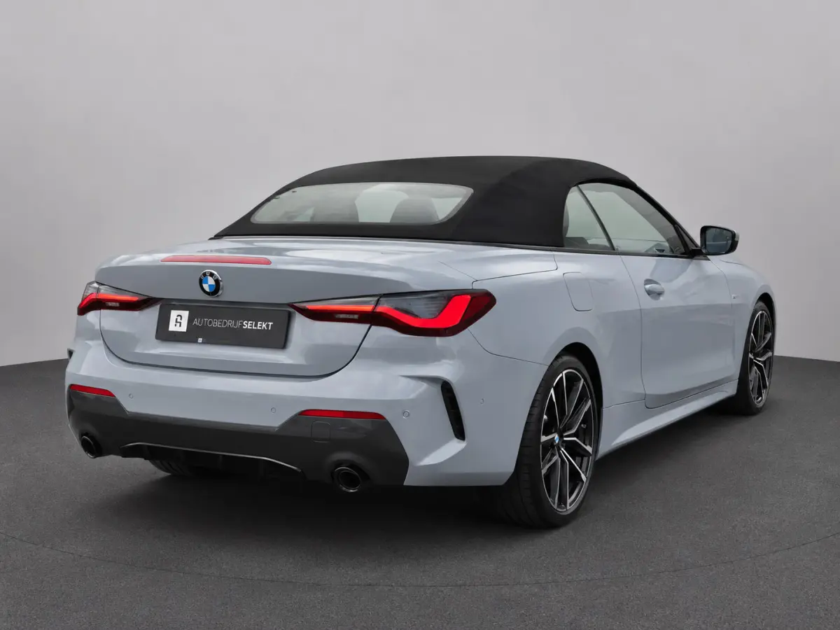 420i M-Sport | Brooklyn Grey | Harman Kardon | 19 inch | Facelift | Widescreen | Stoelverwarming | Carbon
