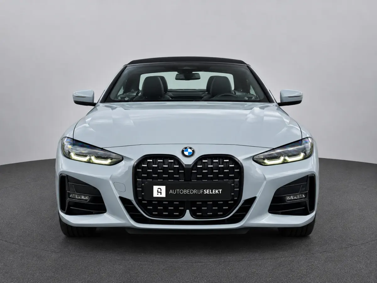 420i M-Sport | Brooklyn Grey | Harman Kardon | 19 inch | Facelift | Widescreen | Stoelverwarming | Carbon