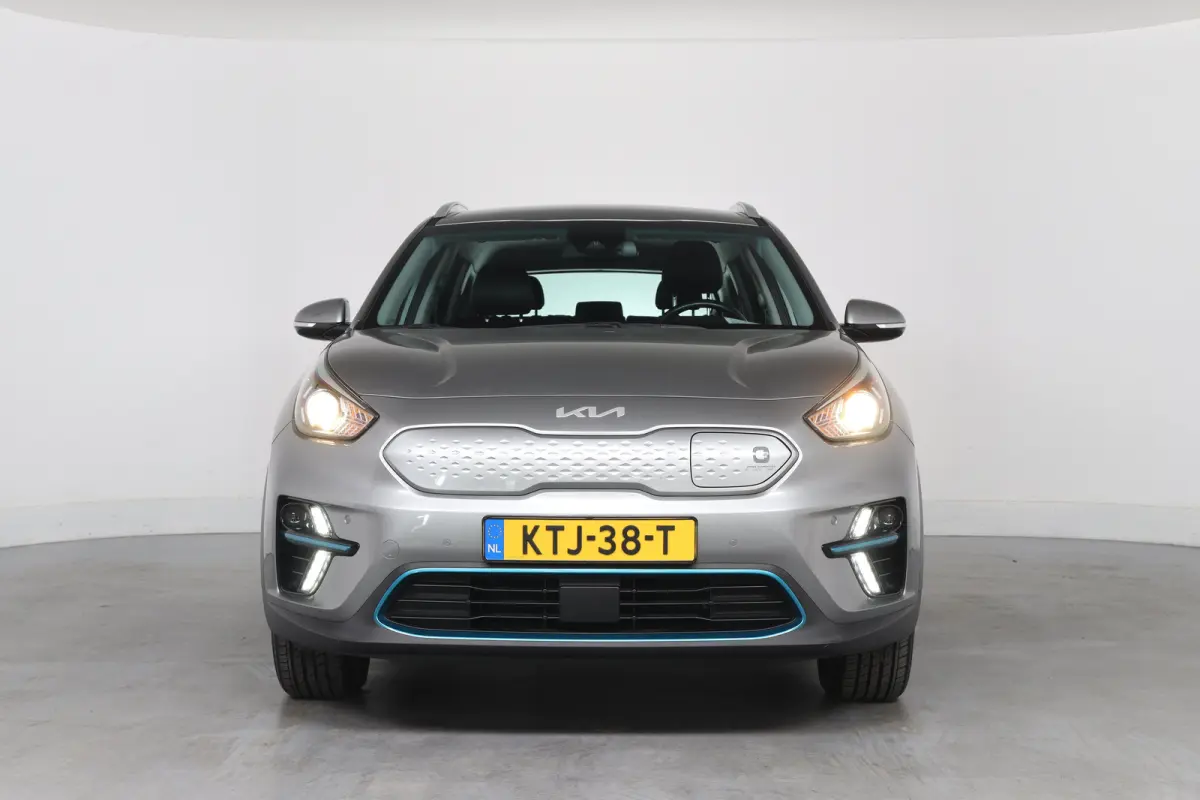 ComfortLine 64 kWh | Camera | SOH 100% | Stoel & Stuurverwarming | Cruise Control Adaptief | Navigatie | Apple Carplay & Android Auto | Parkeersensoren |