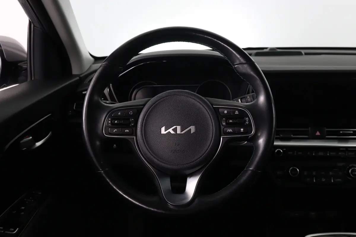 ComfortLine 64 kWh | Camera | SOH 100% | Stoel & Stuurverwarming | Cruise Control Adaptief | Navigatie | Apple Carplay & Android Auto | Parkeersensoren |
