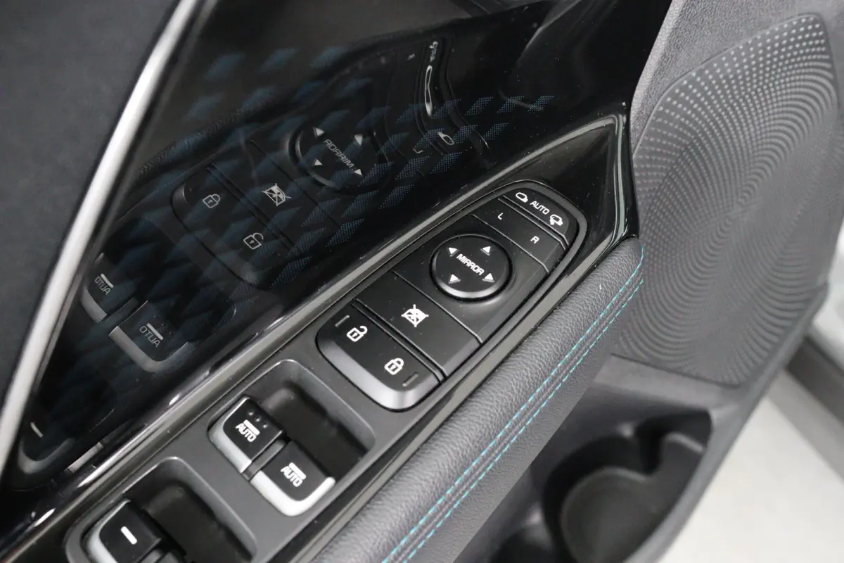 ComfortLine 64 kWh | Camera | SOH 100% | Stoel & Stuurverwarming | Cruise Control Adaptief | Navigatie | Apple Carplay & Android Auto | Parkeersensoren |
