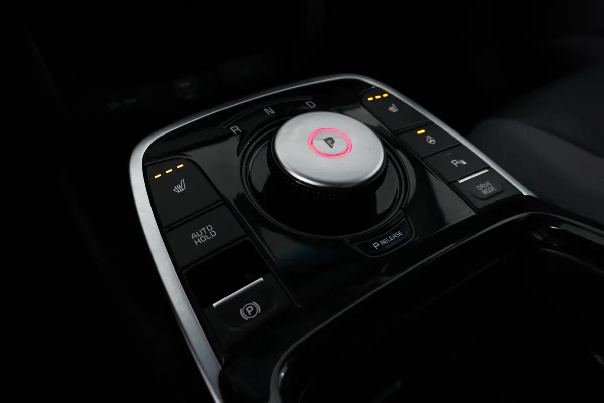 ComfortLine 64 kWh | Camera | SOH 100% | Stoel & Stuurverwarming | Cruise Control Adaptief | Navigatie | Apple Carplay & Android Auto | Parkeersensoren |