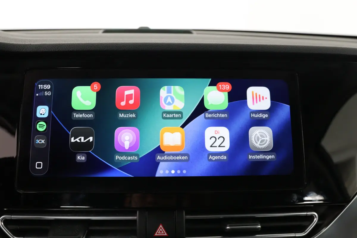 ComfortLine 64 kWh | Camera | SOH 100% | Stoel & Stuurverwarming | Cruise Control Adaptief | Navigatie | Apple Carplay & Android Auto | Parkeersensoren |
