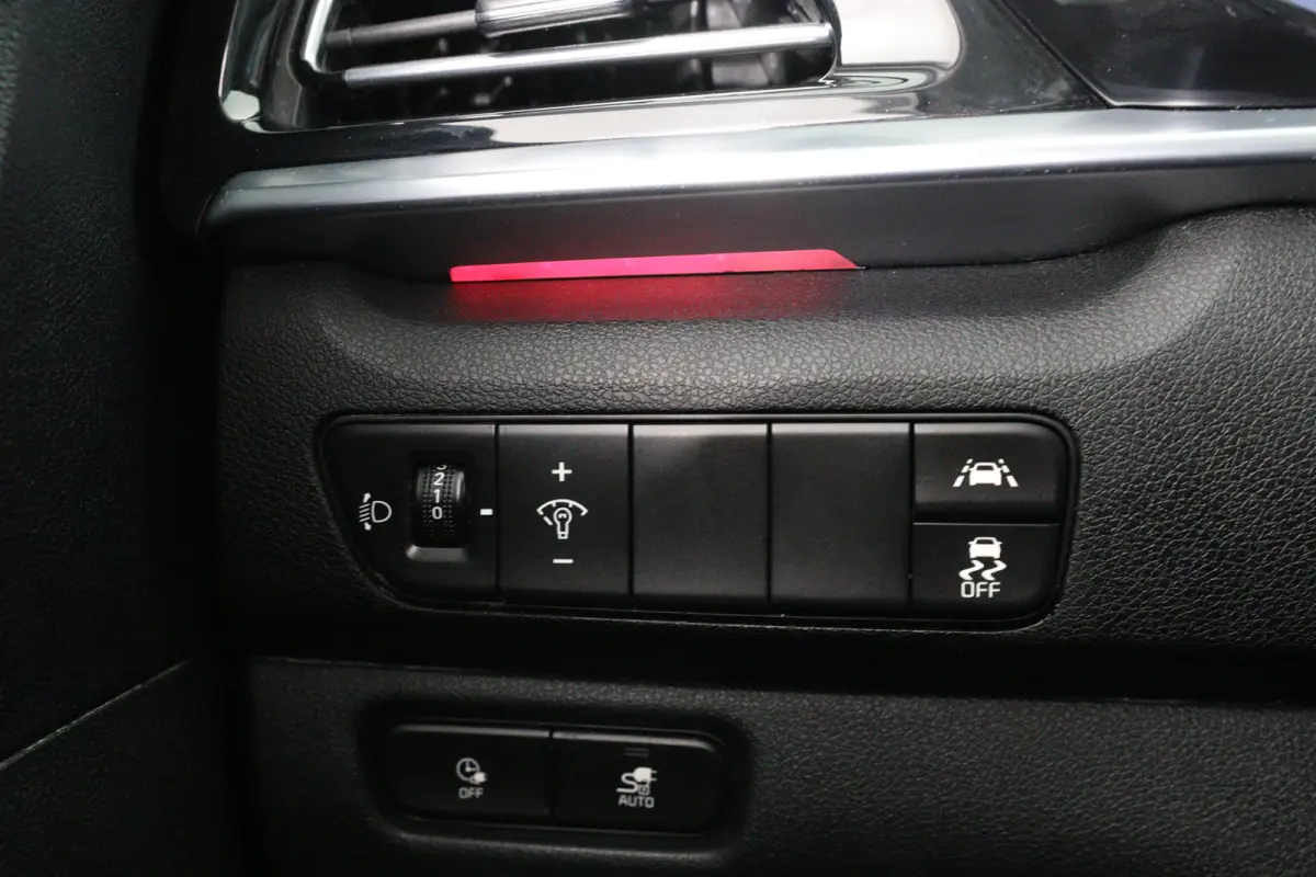 ComfortLine 64 kWh | Camera | SOH 100% | Stoel & Stuurverwarming | Cruise Control Adaptief | Navigatie | Apple Carplay & Android Auto | Parkeersensoren |