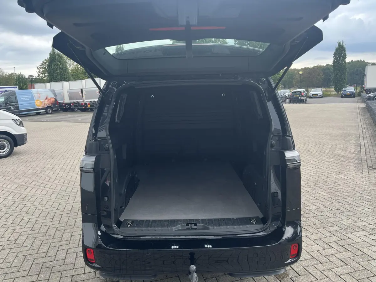 204PK | SOH 94% | Airco | Trekhaak | Achteruitrijcamera | Multifunctioneel Stuurwiel | Cruise Control | Apple/Android Carplay |