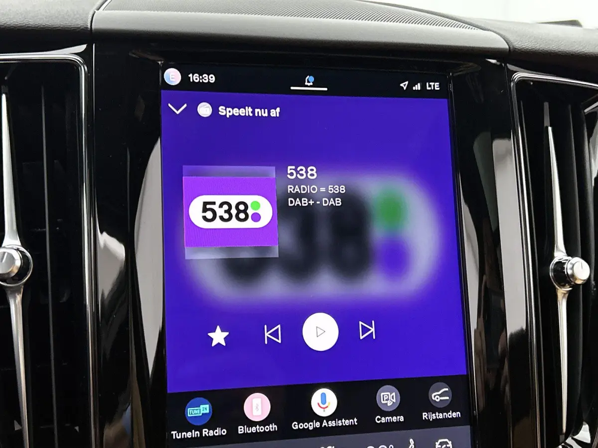 2.0 T6 Plug-in hybrid AWD Plus Bright 350 PK | Navigatie | Airco |Apple Carplay & Android Auto | Stoelverwarming | Elektrisch verstelbare stoelen met geheugenfunctie | Panoramadak |