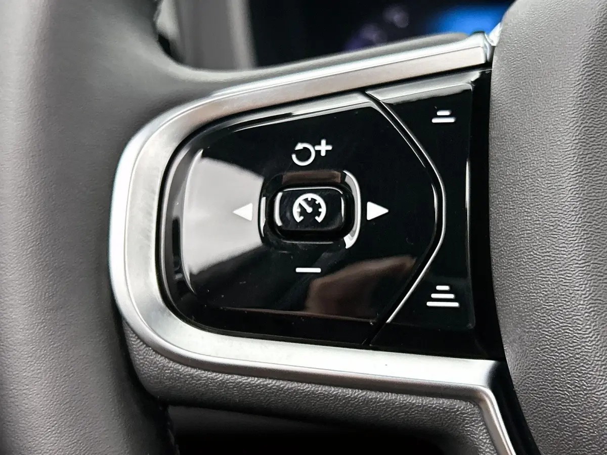 2.0 T6 Plug-in hybrid AWD Plus Bright 350 PK | Navigatie | Airco |Apple Carplay & Android Auto | Stoelverwarming | Elektrisch verstelbare stoelen met geheugenfunctie | Panoramadak |