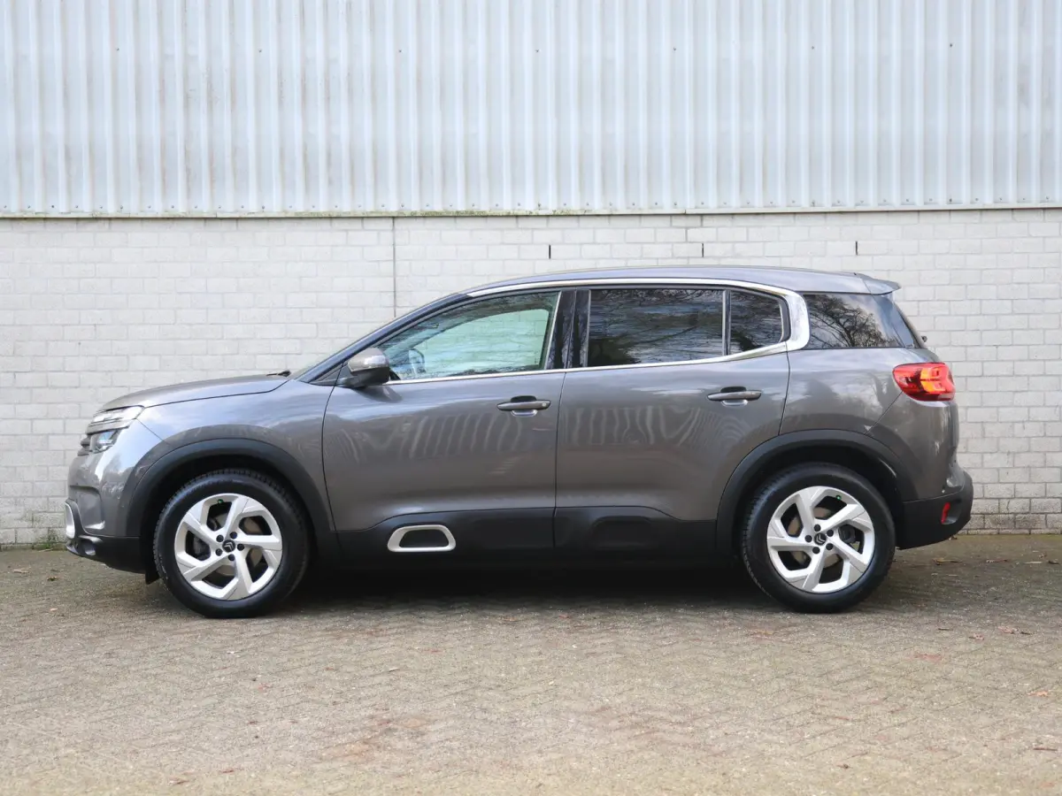 SUV Business 130pk | Navigatie | Achteruitrijcamera | Climate Control | Cruise Control | Parkeersensoren v+a | Dodehoeksensor | Led koplampen | Armsteun | Apple Carplay / Android Auto | Blue