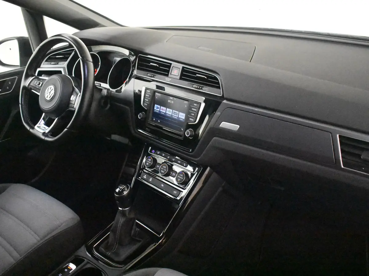 1.4 TSI Highline Business R 150 PK | Trekhaak | Achteruitrijcamera | Keyless | PDC | Elektr achterklep | Climate contr | Cruise contr adapt | Navigatie | Stoelverwarming | 17"LMV
