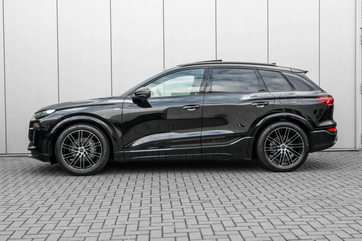 S edition 83 kWh / 252 pk | Adaptive air suspension | Adaptive cruise control | Audi sound system