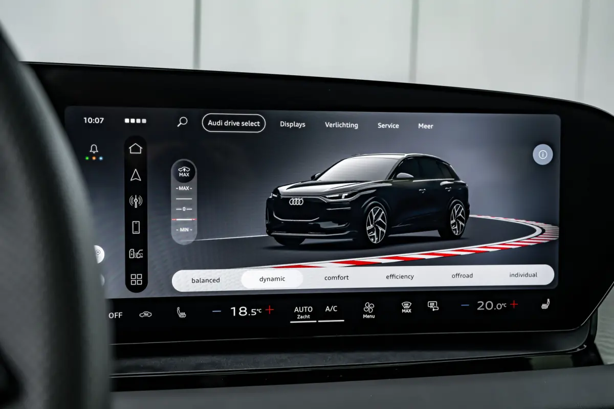 S edition 83 kWh / 252 pk | Adaptive air suspension | Adaptive cruise control | Audi sound system