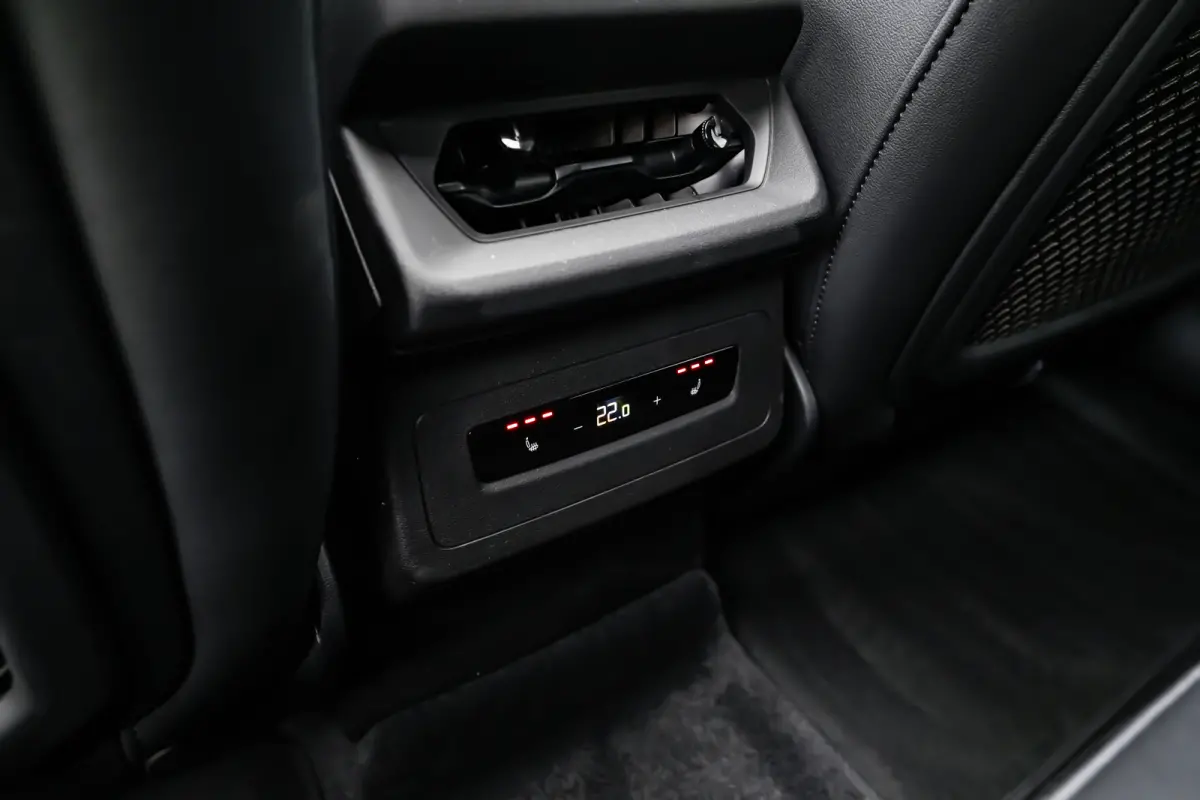 S edition 83 kWh / 252 pk | Adaptive air suspension | Adaptive cruise control | Audi sound system