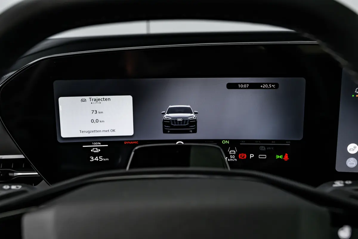 S edition 83 kWh / 252 pk | Adaptive air suspension | Adaptive cruise control | Audi sound system