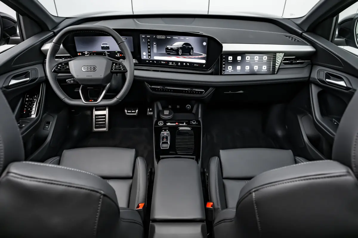 S edition 83 kWh / 252 pk | Adaptive air suspension | Adaptive cruise control | Audi sound system