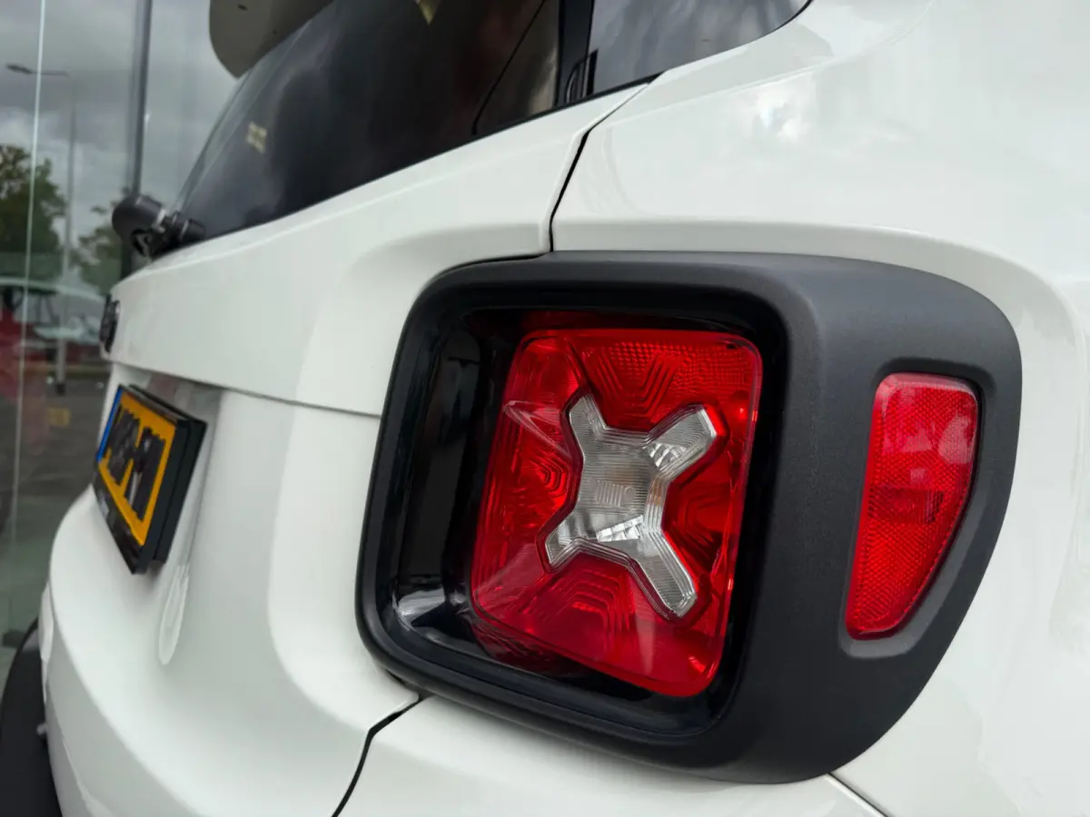 1.4 140pk Limited, Bedrijfswagen, CarPlay, Xenon, NAP, KeyLess