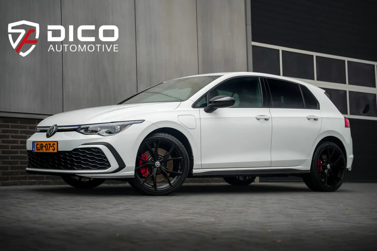 1.4 eHybrid GTE 245 pk /IQ.Light Matrix /Camera /Stoelverw. /Side Assist /Keyless-Go /Ambientverl. /Navi /3-Zone Clima /17'' LMV