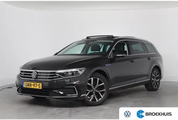 1.4 TSI PHEV Automaat GTE Business | SOH 88% | Cruise Controle Adaptief | Elektrisch Panoramadak | Camera | Stoelverwarming Voor & Achter | Navigatie | Climate Control |