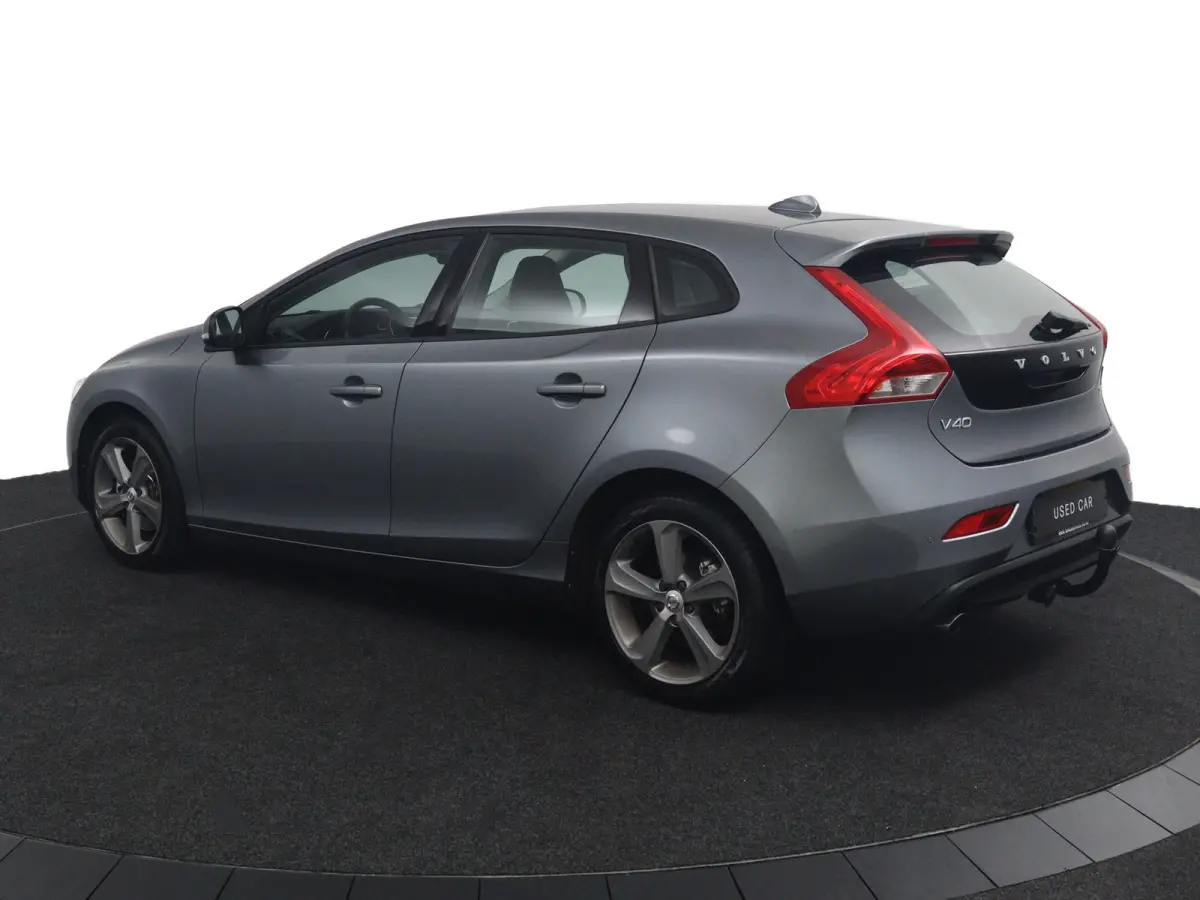 2.0 T3 Nordic+ | Stoelverwarming | Trekhaak | LED | Parkeersensoren Achter |