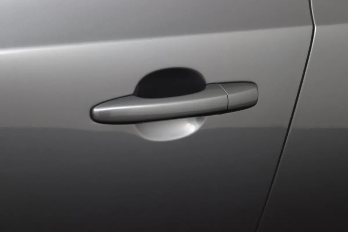 2.0 T3 Nordic+ | Stoelverwarming | Trekhaak | LED | Parkeersensoren Achter |