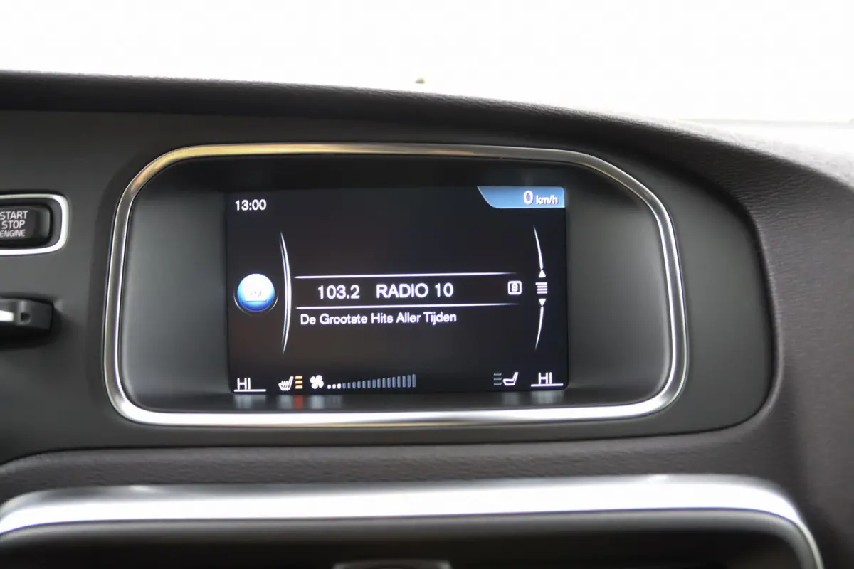 2.0 T3 Nordic+ | Stoelverwarming | Trekhaak | LED | Parkeersensoren Achter |