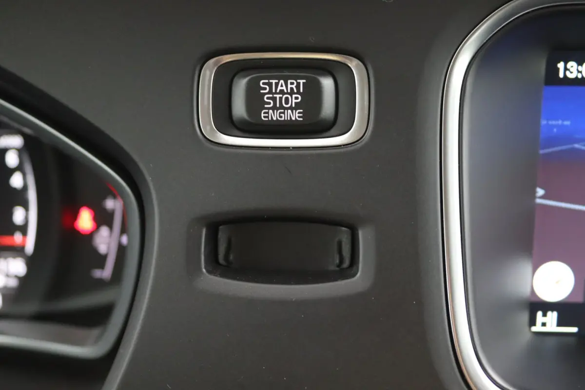 2.0 T3 Nordic+ | Stoelverwarming | Trekhaak | LED | Parkeersensoren Achter |