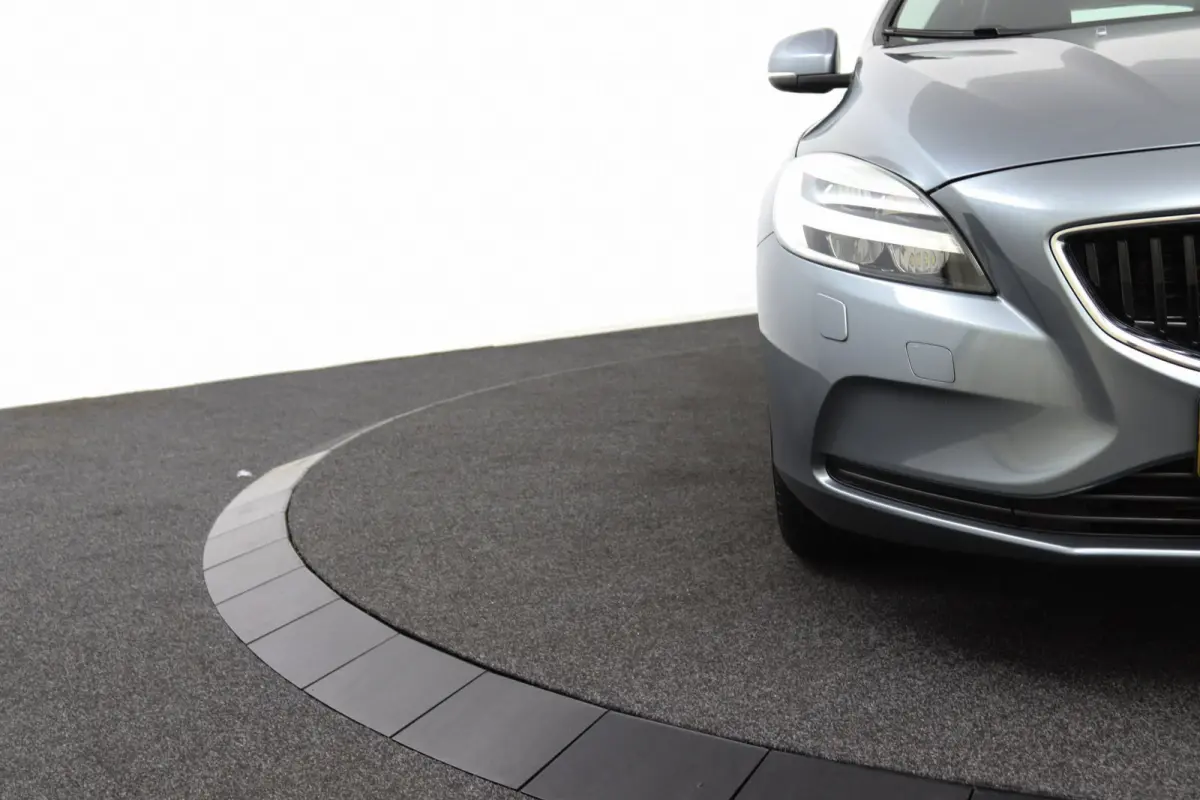2.0 T3 Nordic+ | Stoelverwarming | Trekhaak | LED | Parkeersensoren Achter |