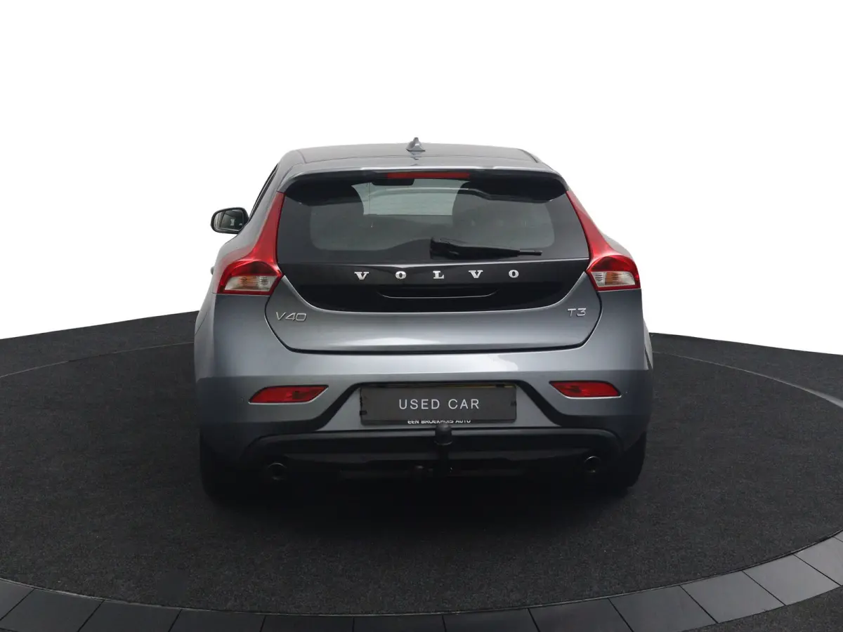 2.0 T3 Nordic+ | Stoelverwarming | Trekhaak | LED | Parkeersensoren Achter |