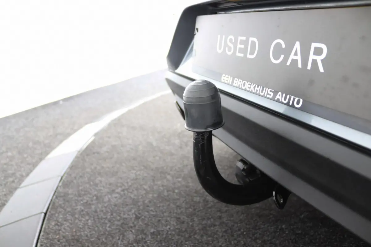 2.0 T3 Nordic+ | Stoelverwarming | Trekhaak | LED | Parkeersensoren Achter |