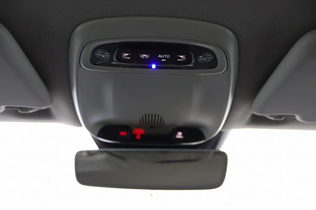 2.0 T3 Nordic+ | Stoelverwarming | Trekhaak | LED | Parkeersensoren Achter |