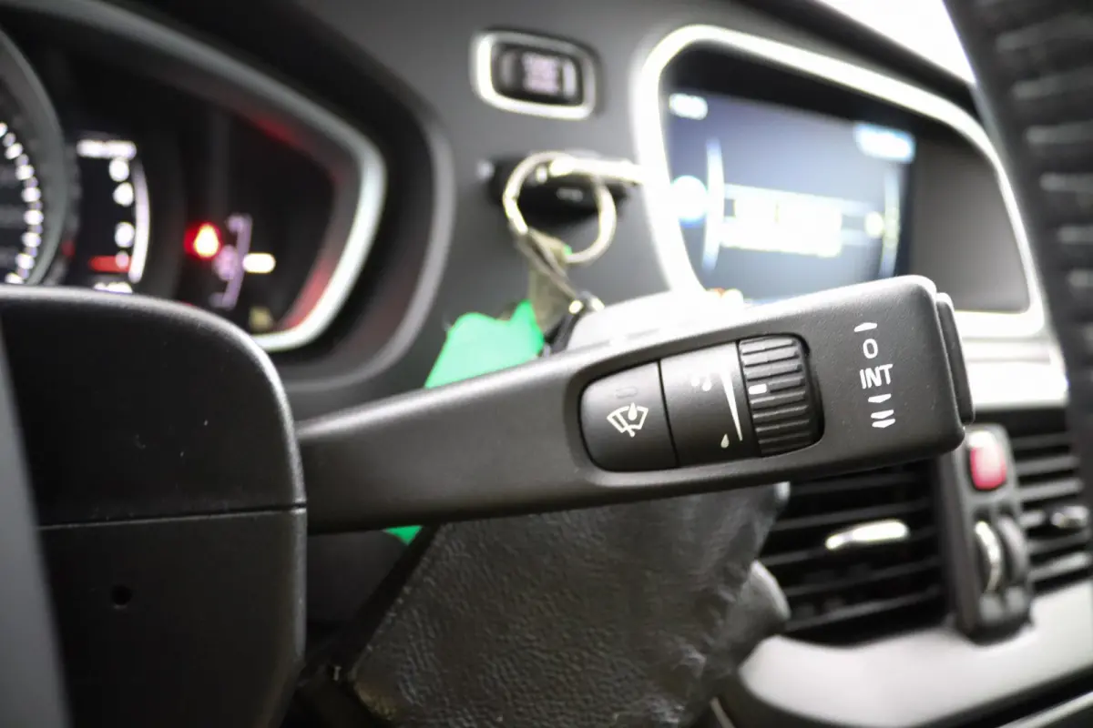 2.0 T3 Nordic+ | Stoelverwarming | Trekhaak | LED | Parkeersensoren Achter |