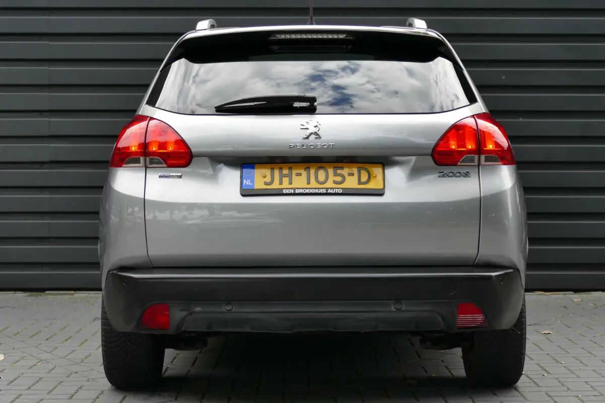 1.2 PURETECH 82PK ACTIVE AUTOMAAT / PANO.DAK / NAVI / LED / PDC / BLUETOOTH / CRUISECONTROL / SCHITTERENDE STAAT !!