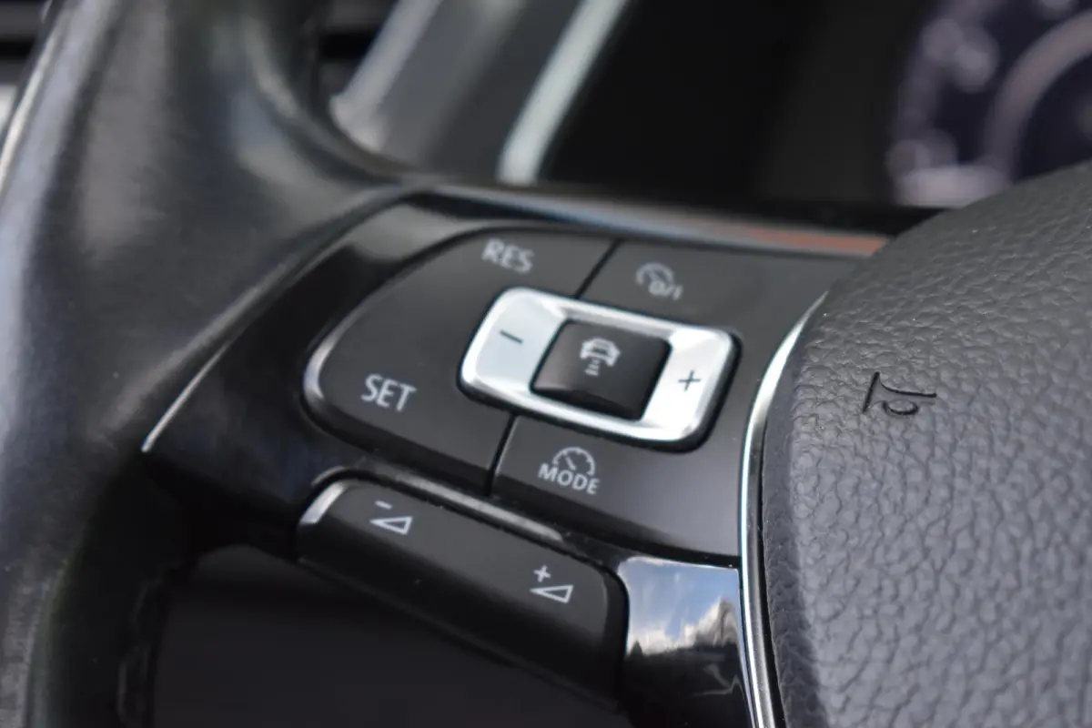 1.4 TSI ACT Comfortline Business Pano Memory 360C Lane ACC