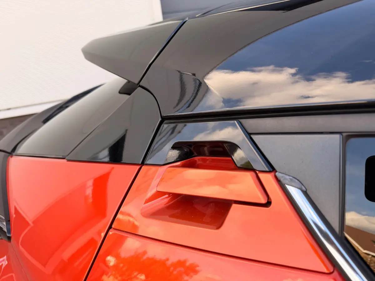 2.0 Hybrid Launch Edition/Camera/Navi/JBL/Leder/Keyless/Dealer-onderhouden