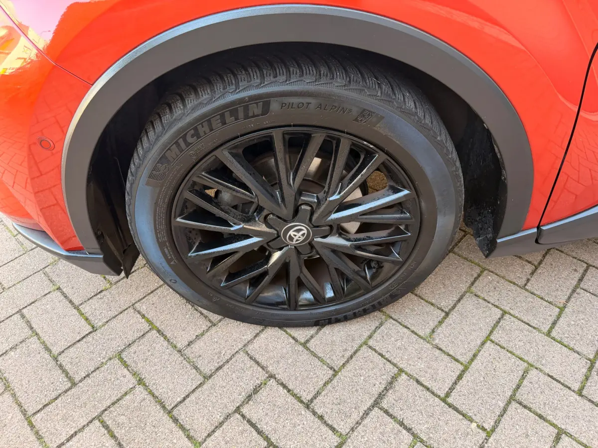 2.0 Hybrid Launch Edition/Camera/Navi/JBL/Leder/Keyless/Dealer-onderhouden