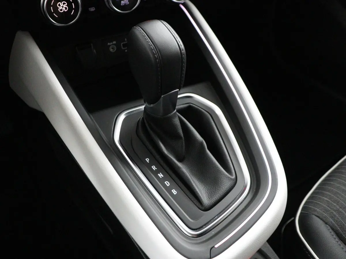 E-TECH full hybrid 145 Techno | SoH 94% | Stoelverw. | Groot Navi | 360 Camera |