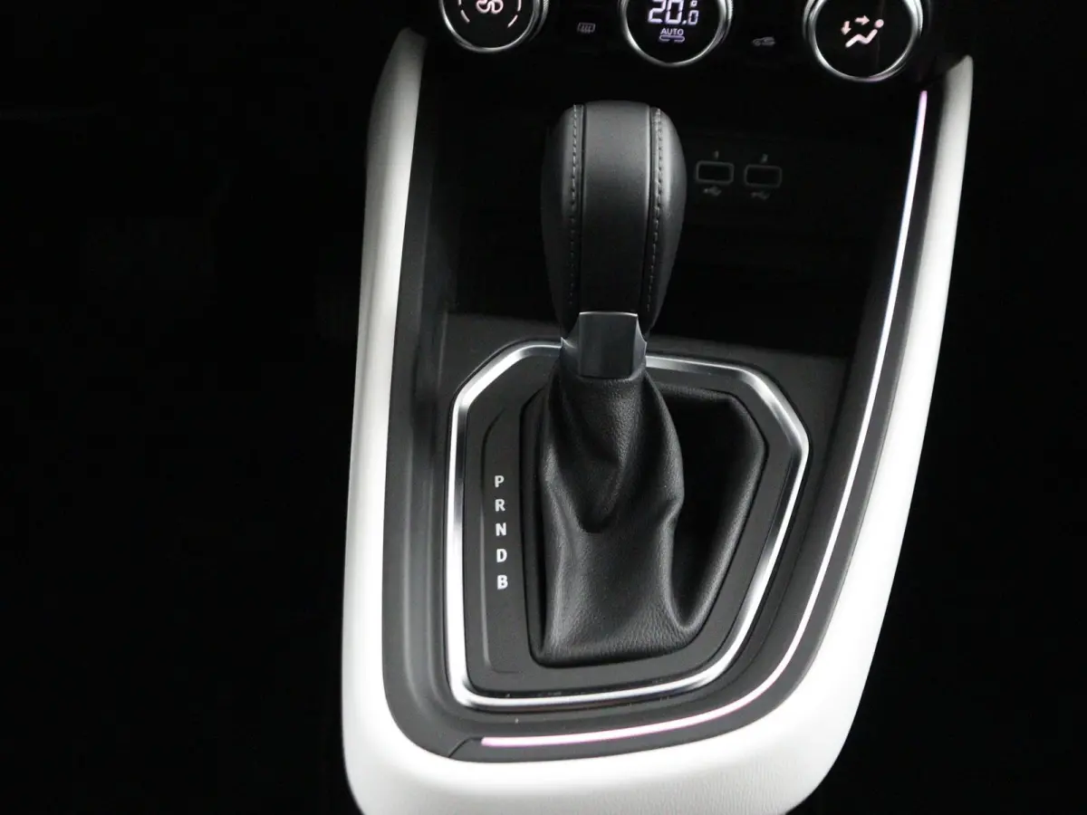 E-TECH full hybrid 145 Techno | SoH 94% | Stoelverw. | Groot Navi | 360 Camera |