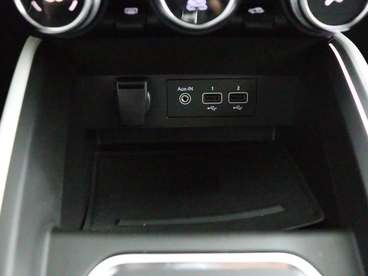 E-TECH full hybrid 145 Techno | SoH 94% | Stoelverw. | Groot Navi | 360 Camera |