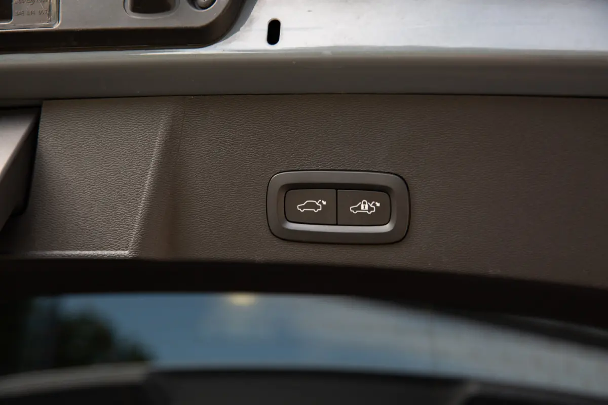 1.5 T4 Plug-in hybrid Core Bright , Carplay, Achteruitrijcamera, Stoel/stuurverwarming,