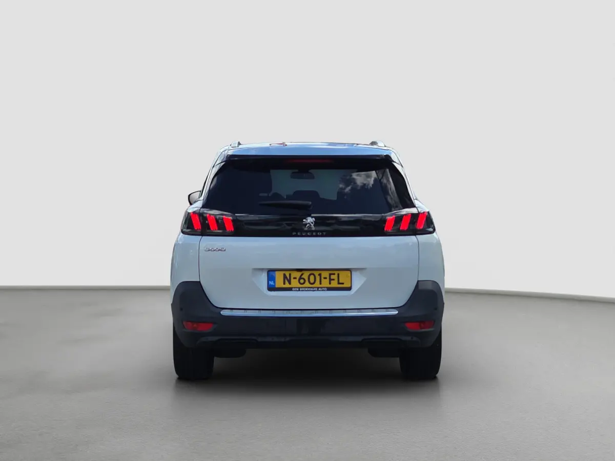 1.2 PureTech Blue Lease Allure 7 persoons | Camera | Parkeersensoren | Full map navigatie | Two tone kleur | Carplay/android auto |