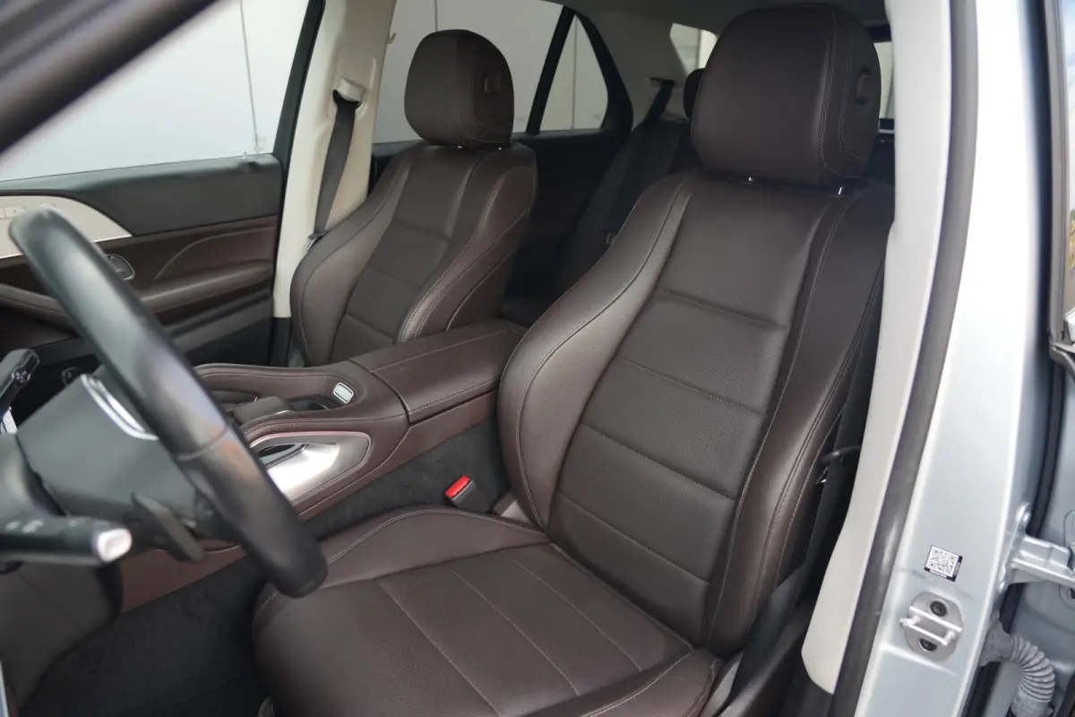 350 e 4MATIC | 334PK | Plug-in Hybrid | NAV | Camera | Stoelverwarming | Leder De Mercedes-Benz GLE 350 e biedt met zijn 4MATIC vierwielaandrijving veel comfort en zekerheid onderweg en besc