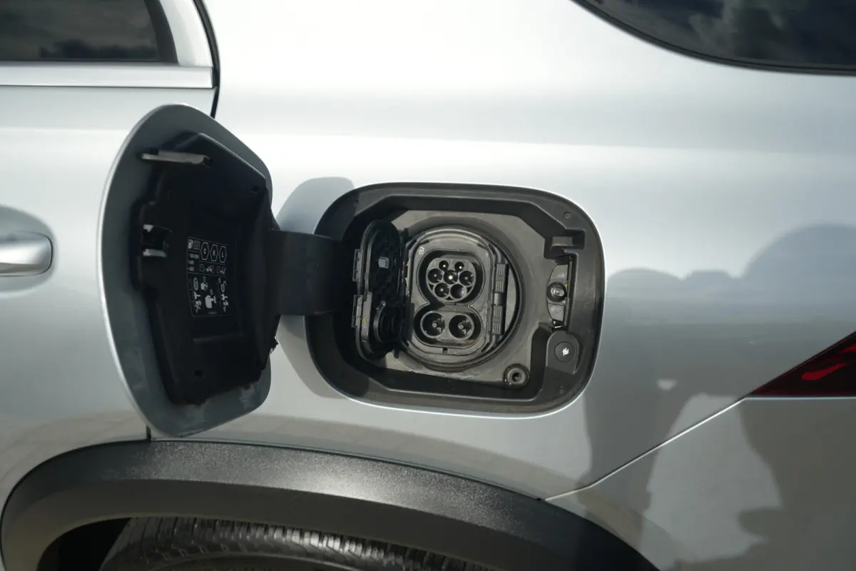 350 e 4MATIC AMG | 334PK | PHEV | Netjes Onderhouden | Stoelverwarming | Camera De Mercedes-Benz GLE 350 e biedt met zijn 4MATIC vierwielaandrijving veel comfort en zekerheid onderweg en bes