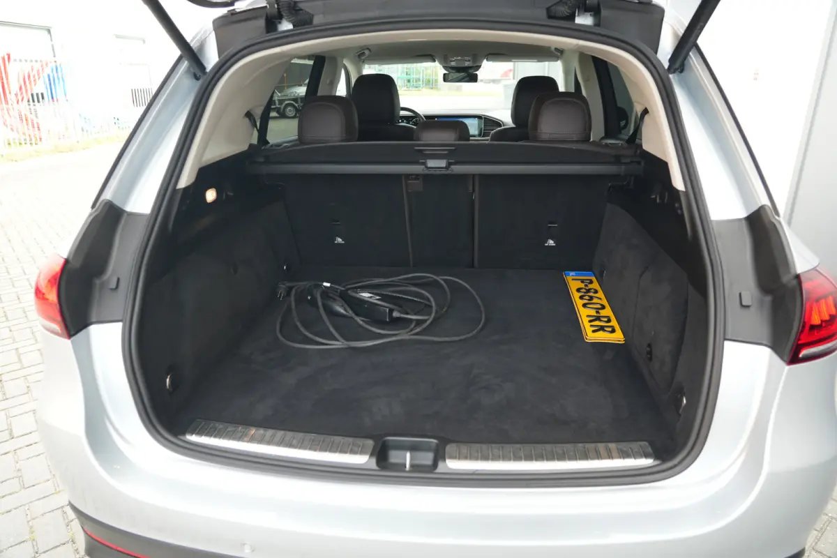 350 e 4MATIC AMG | 334PK | PHEV | Netjes Onderhouden | Stoelverwarming | Camera De Mercedes-Benz GLE 350 e biedt met zijn 4MATIC vierwielaandrijving veel comfort en zekerheid onderweg en bes