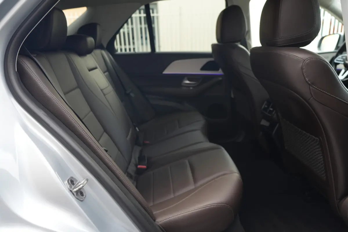 350 e 4MATIC AMG | 334PK | PHEV | Netjes Onderhouden | Stoelverwarming | Camera De Mercedes-Benz GLE 350 e biedt met zijn 4MATIC vierwielaandrijving veel comfort en zekerheid onderweg en bes