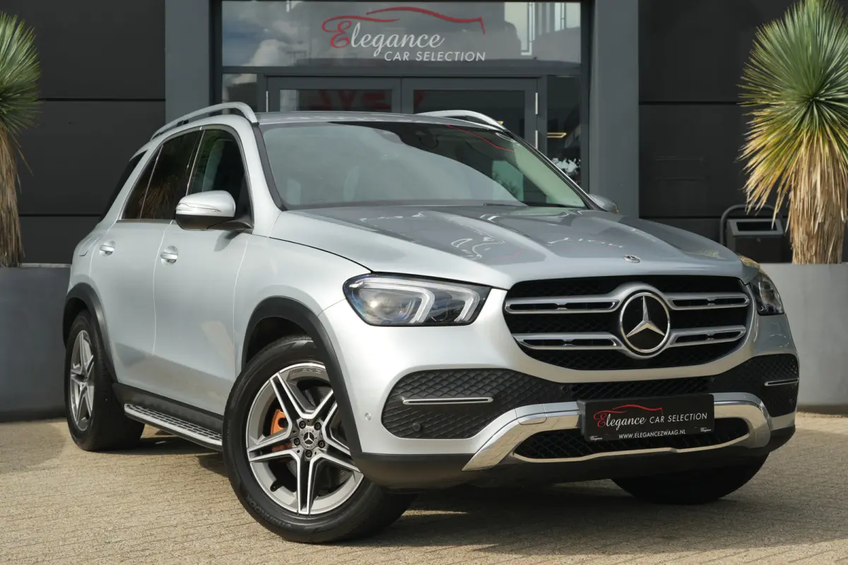 350 e 4MATIC AMG | 334PK | PHEV | Netjes Onderhouden | Stoelverwarming | Camera De Mercedes-Benz GLE 350 e biedt met zijn 4MATIC vierwielaandrijving veel comfort en zekerheid onderweg en bes