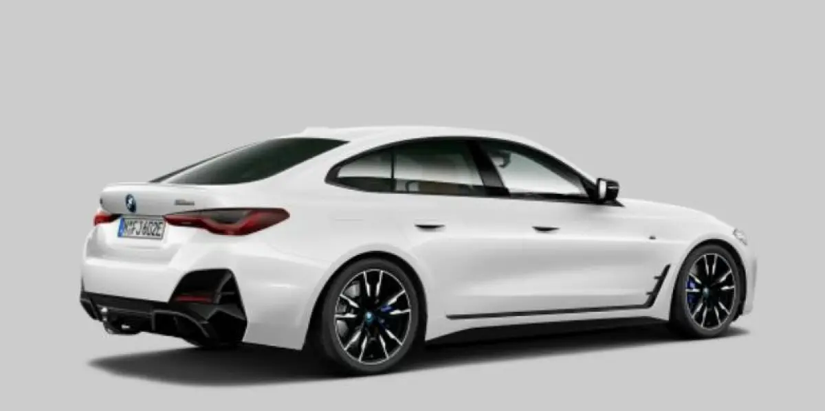 M50 High Executive 84 kWh Trekhaak - Active Cruise Control - Hifi - Elektrisch verstelbare/verwarmde stoelen - Stuurwielrand verwarmd - Getinte Ruiten - BMW Laserlight - BMW Drive Recorder -