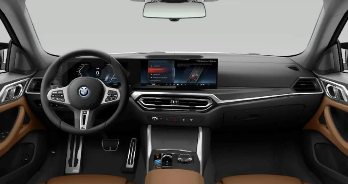 M50 High Executive 84 kWh Trekhaak - Active Cruise Control - Hifi - Elektrisch verstelbare/verwarmde stoelen - Stuurwielrand verwarmd - Getinte Ruiten - BMW Laserlight - BMW Drive Recorder -