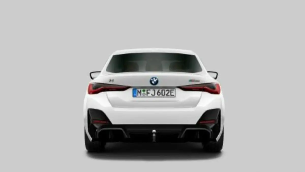 M50 High Executive 84 kWh Trekhaak - Active Cruise Control - Hifi - Elektrisch verstelbare/verwarmde stoelen - Stuurwielrand verwarmd - Getinte Ruiten - BMW Laserlight - BMW Drive Recorder -