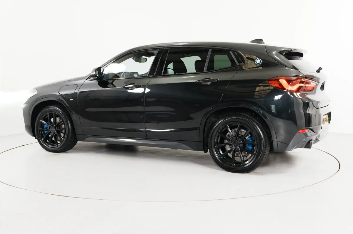 xDrive25e PHEV 220 pk | SOH 93% | M Sport | Pano | Leder | Head-up |
