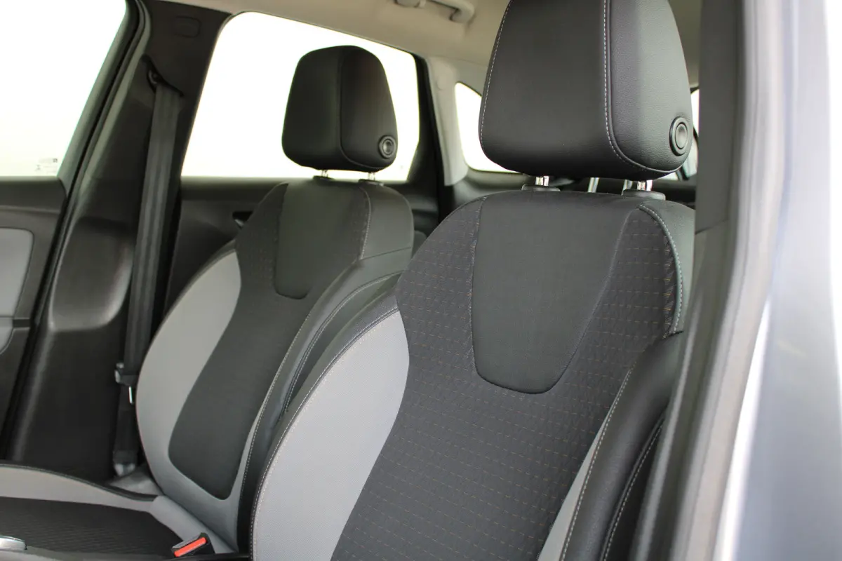 1.2 Turbo Innovation | Climate control | Navigatie | Parkeersensoren achter | Apple carplay & Android auto |