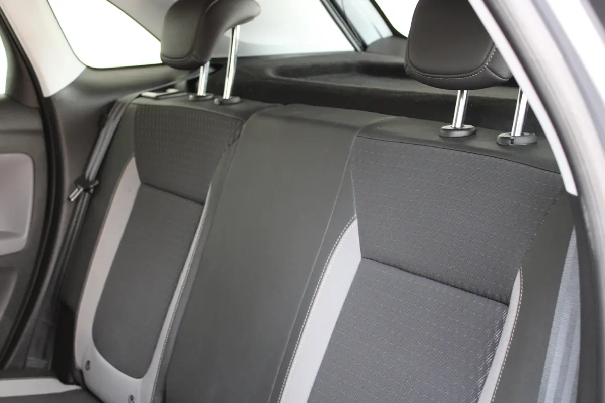1.2 Turbo Innovation | Climate control | Navigatie | Parkeersensoren achter | Apple carplay & Android auto |